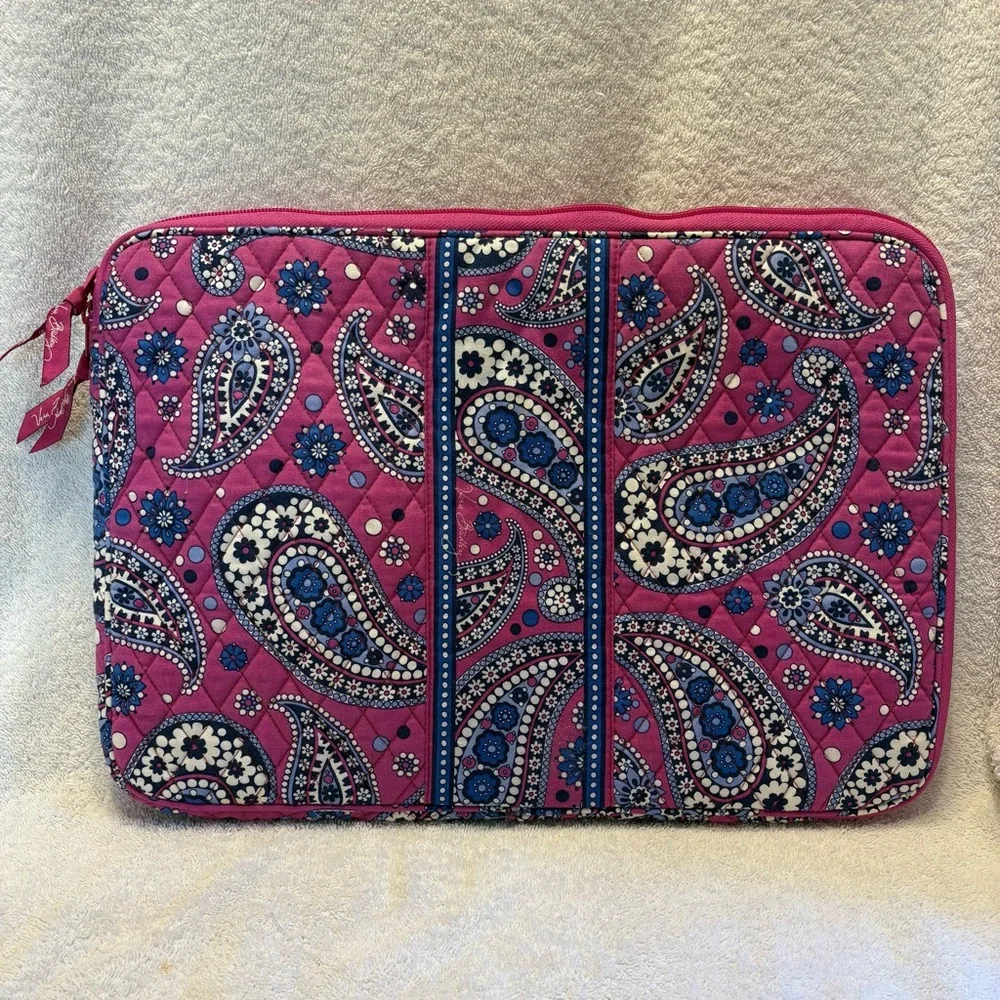 Vera Bradley Boysenberry Pink Paisley Quilted Carrying Case Sleeve 17” Laptop